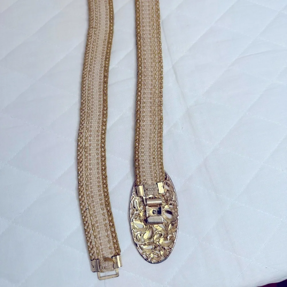 Womens Belt Black And Gold Shiny Flashy Adjustable Buckle Length 32”, Width 1”
